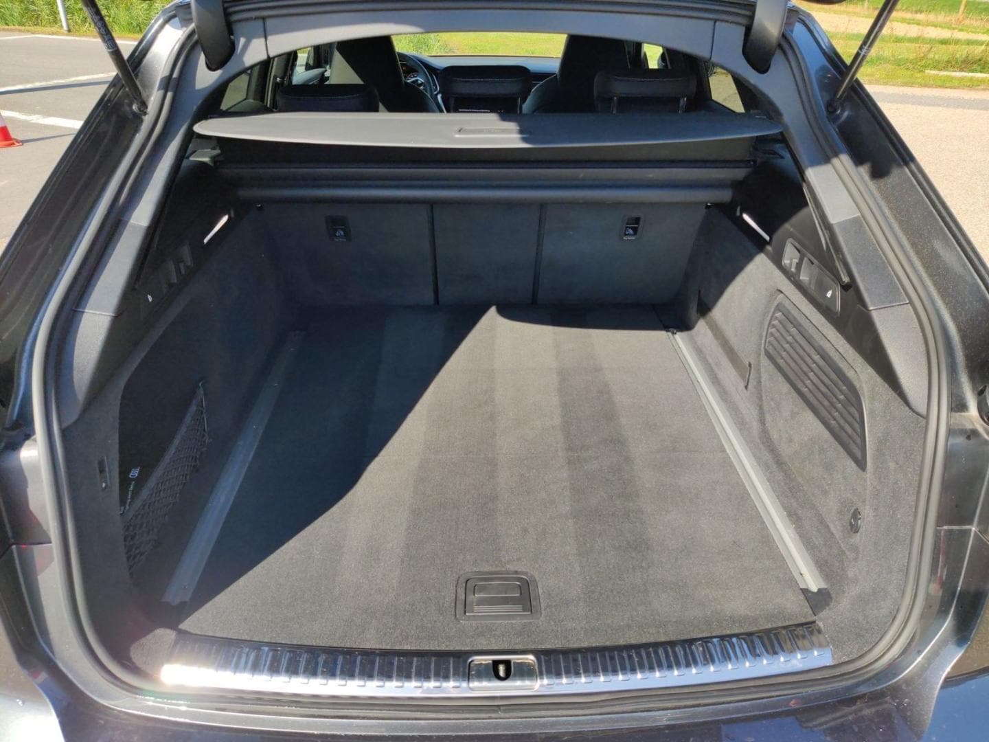 Bild über Audi S6 Avant TDI quattro tiptronic - für weitere Informationen kontaktieren Sie den Audi Partner