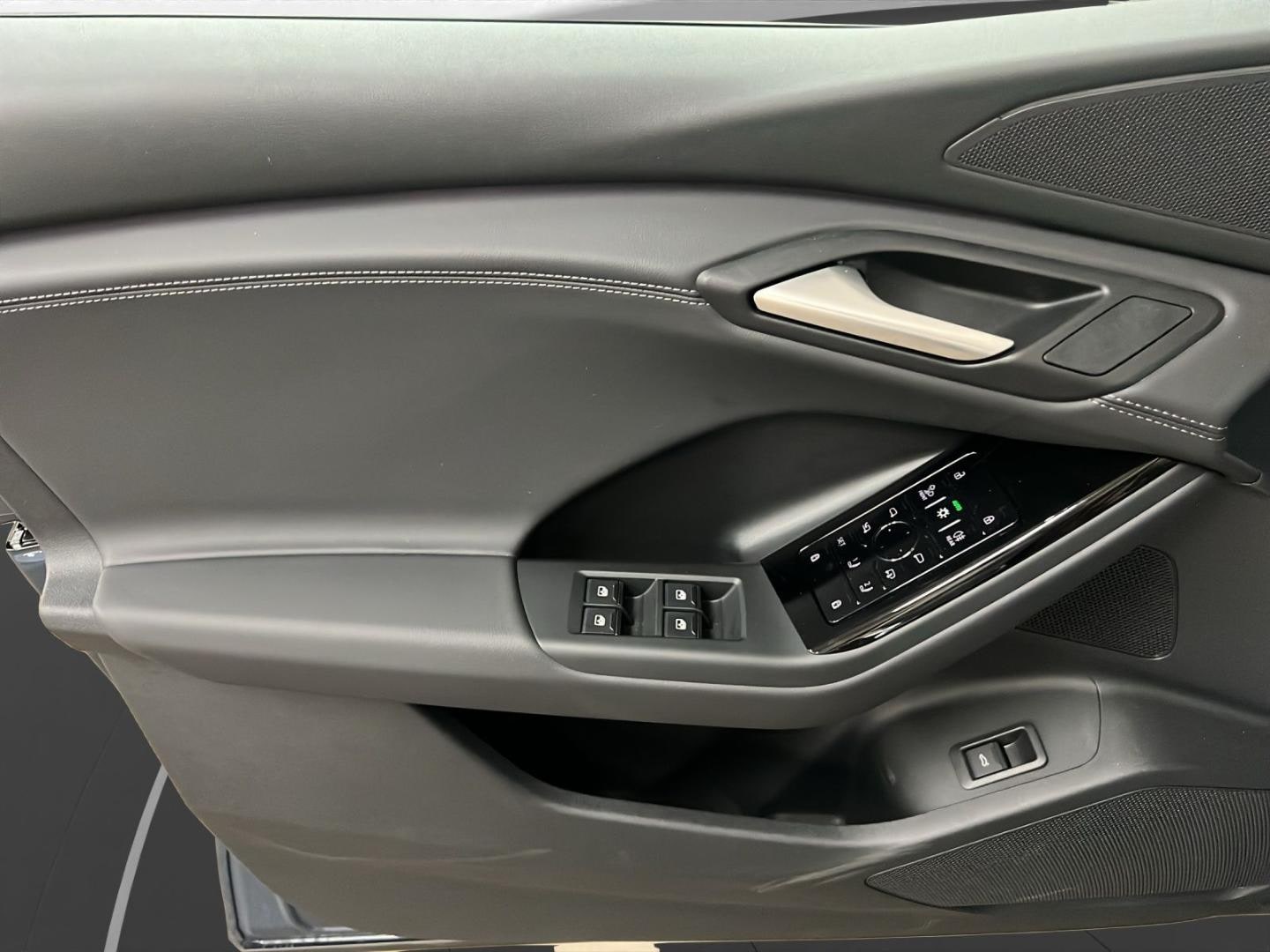 Bild über Audi Q6 Sportback e-tron e-tron performance - für weitere Informationen kontaktieren Sie den Audi Partner