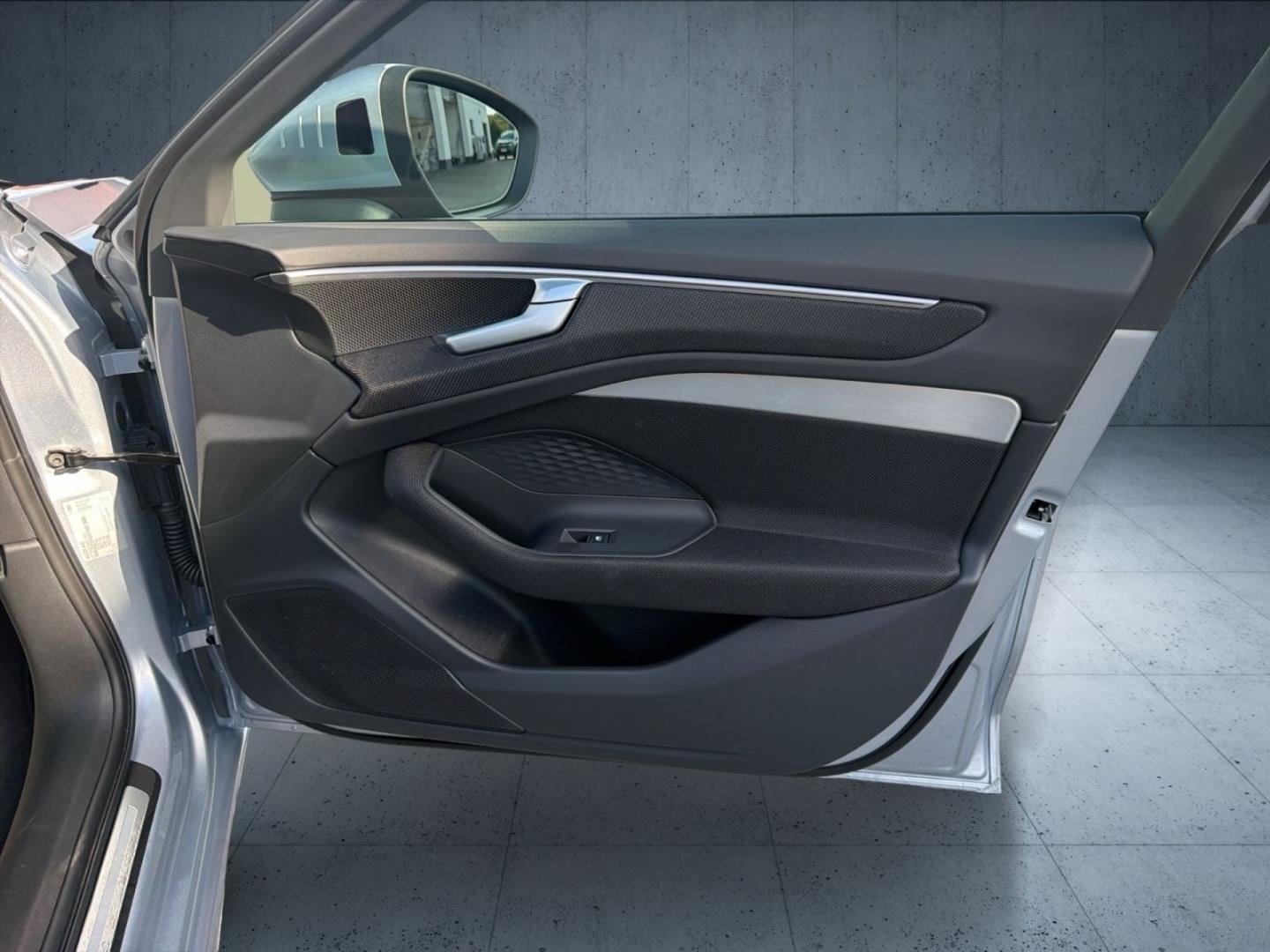 Bild über Audi A6 Avant TDI quattro 150 kW S tronic - für weitere Informationen kontaktieren Sie den Audi Partner