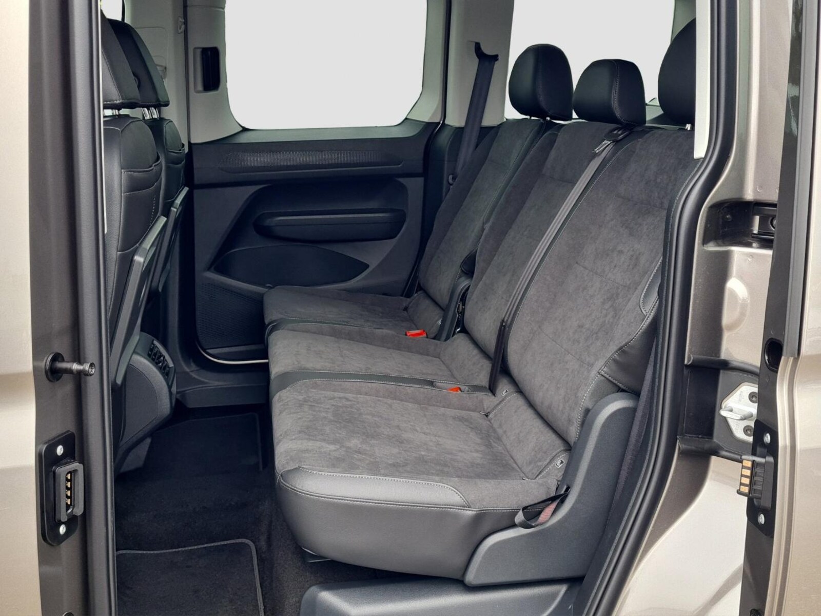 Volkswagen Caddy – Bild 9