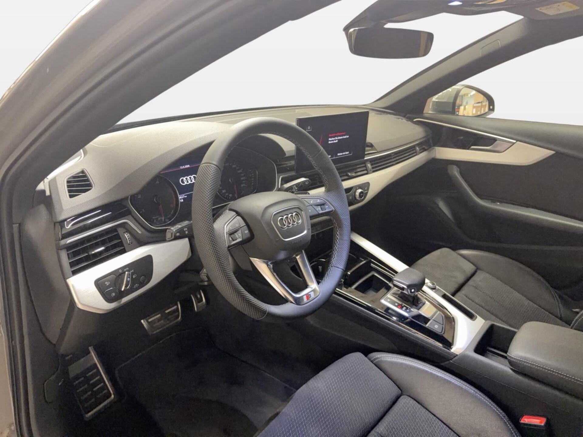 Audi A4 Avant S line