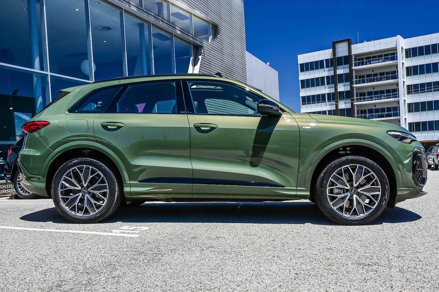 Image about Audi Q5 SUV TDI quattro 150 kW sport