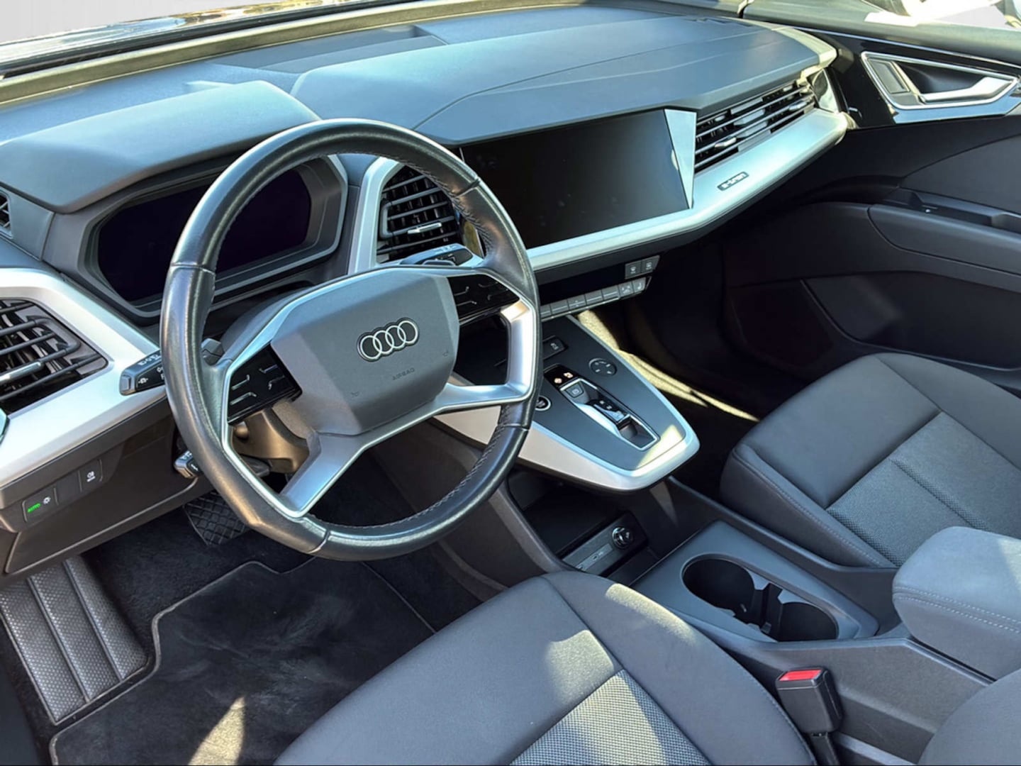 Bild über Audi Q4 e-tron 35 e-tron - für weitere Informationen kontaktieren Sie den Audi Partner