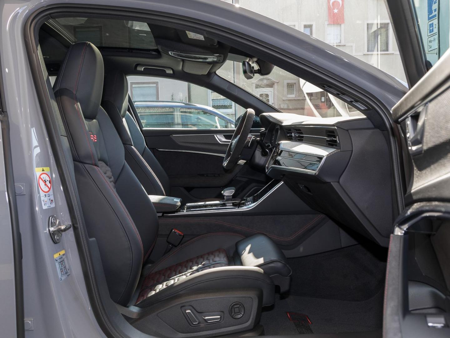 Image about Audi RS 6 Avant performance quattro tiptronic