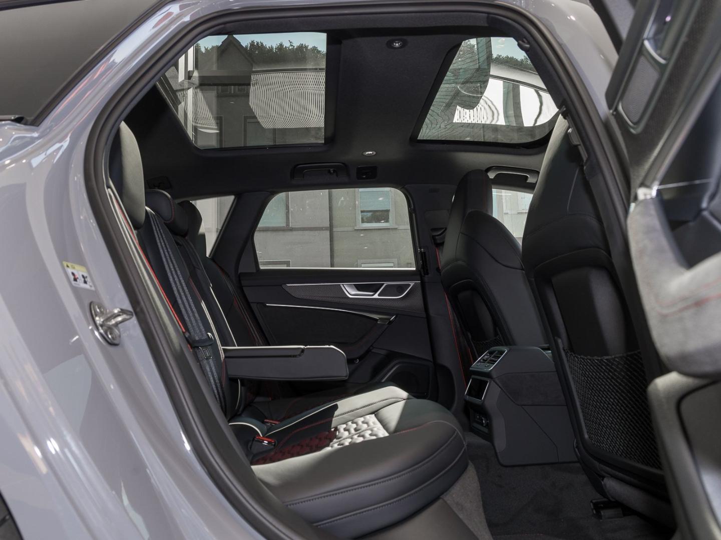 Image about Audi RS 6 Avant performance quattro tiptronic