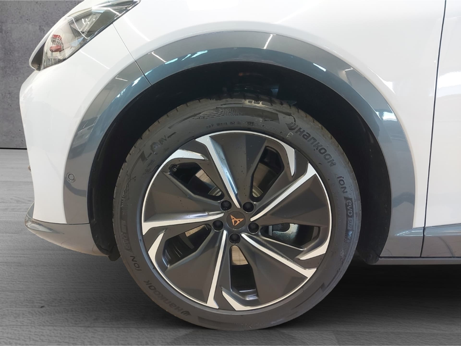 CUPRA Tavascan VZ