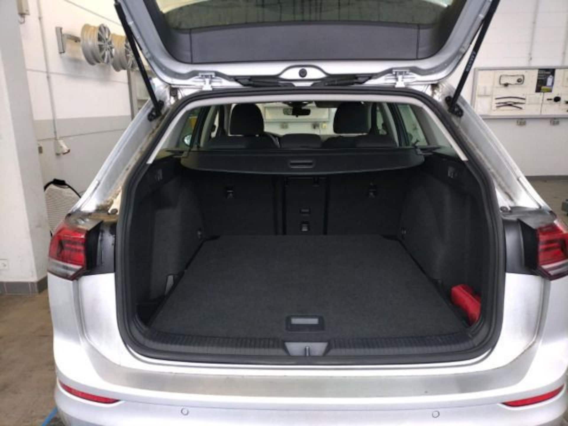 Volkswagen Golf Variant Life