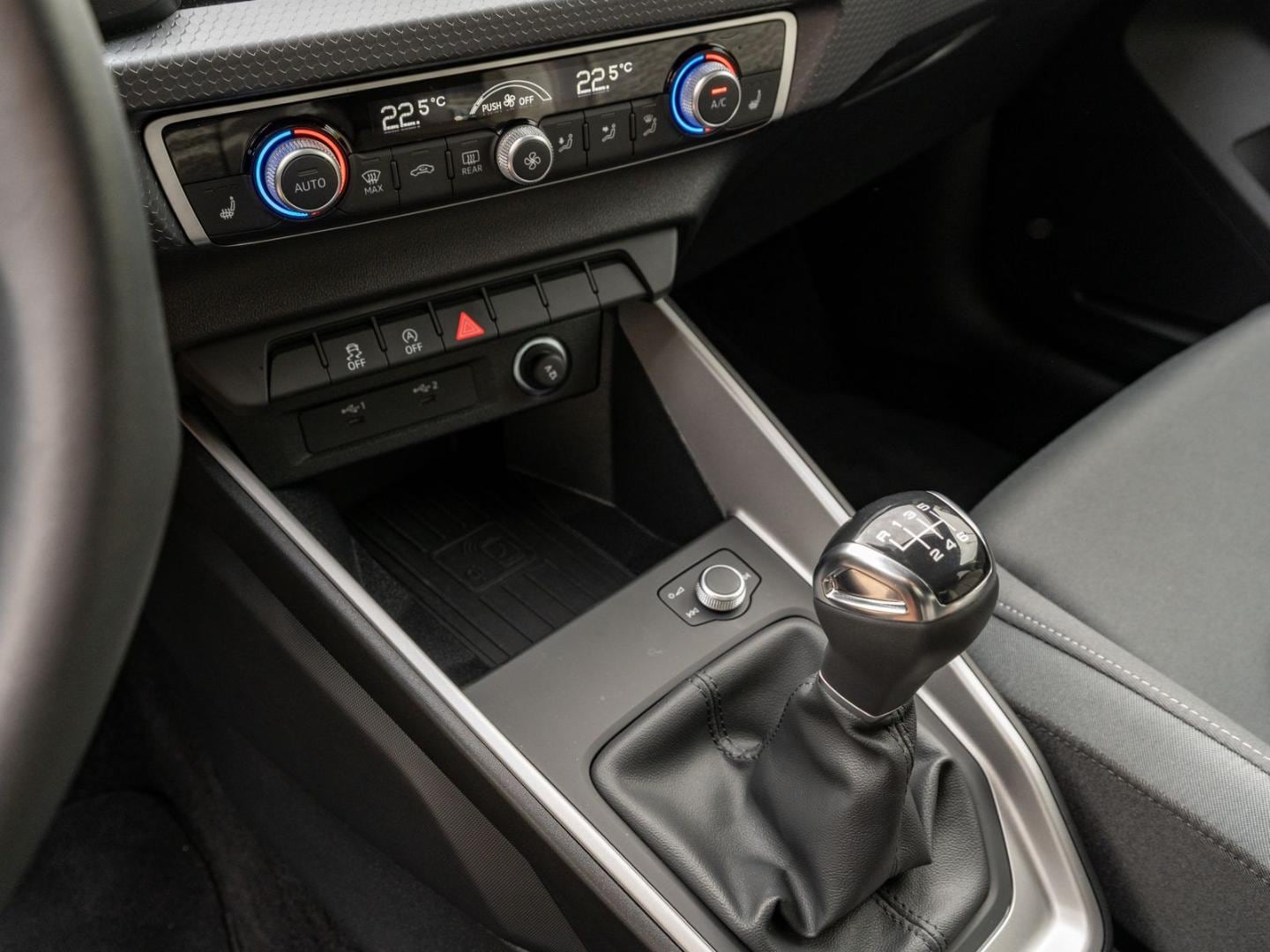 Bild über Audi A1 allstreet 30 TFSI Schaltgetriebe - für weitere Informationen kontaktieren Sie den Audi Partner