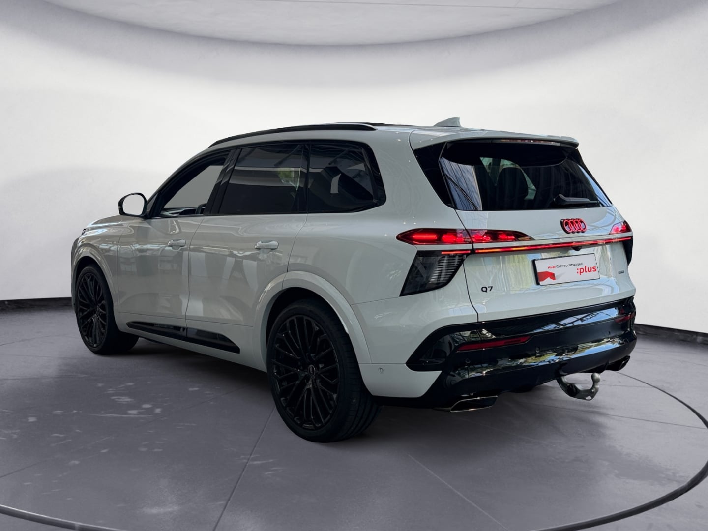 Bild über Audi Q7 SUV TDI quattro 220 kW tiptronic - für weitere Informationen kontaktieren Sie den Audi Partner