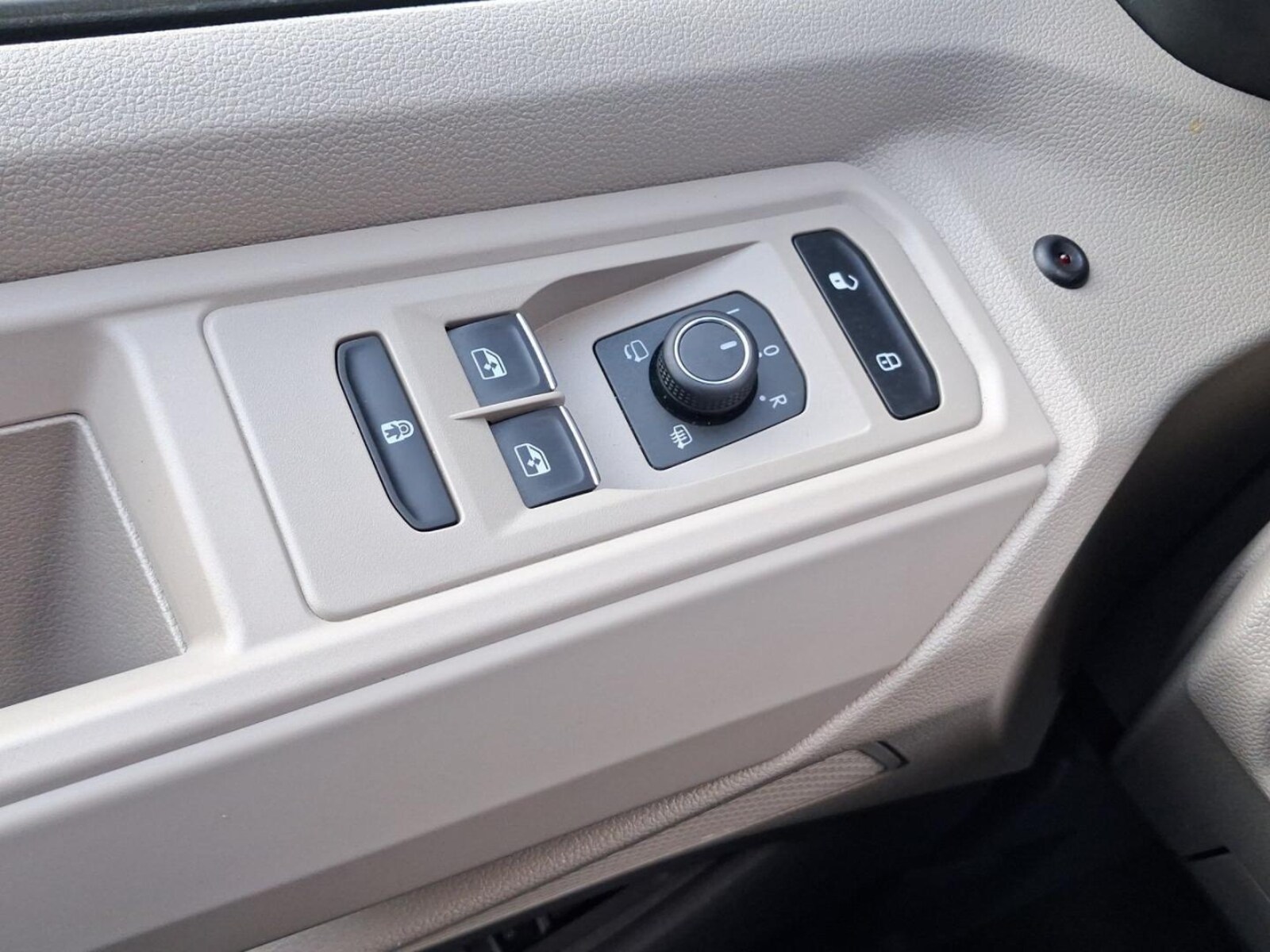 Volkswagen Multivan Langversion – Bild 13