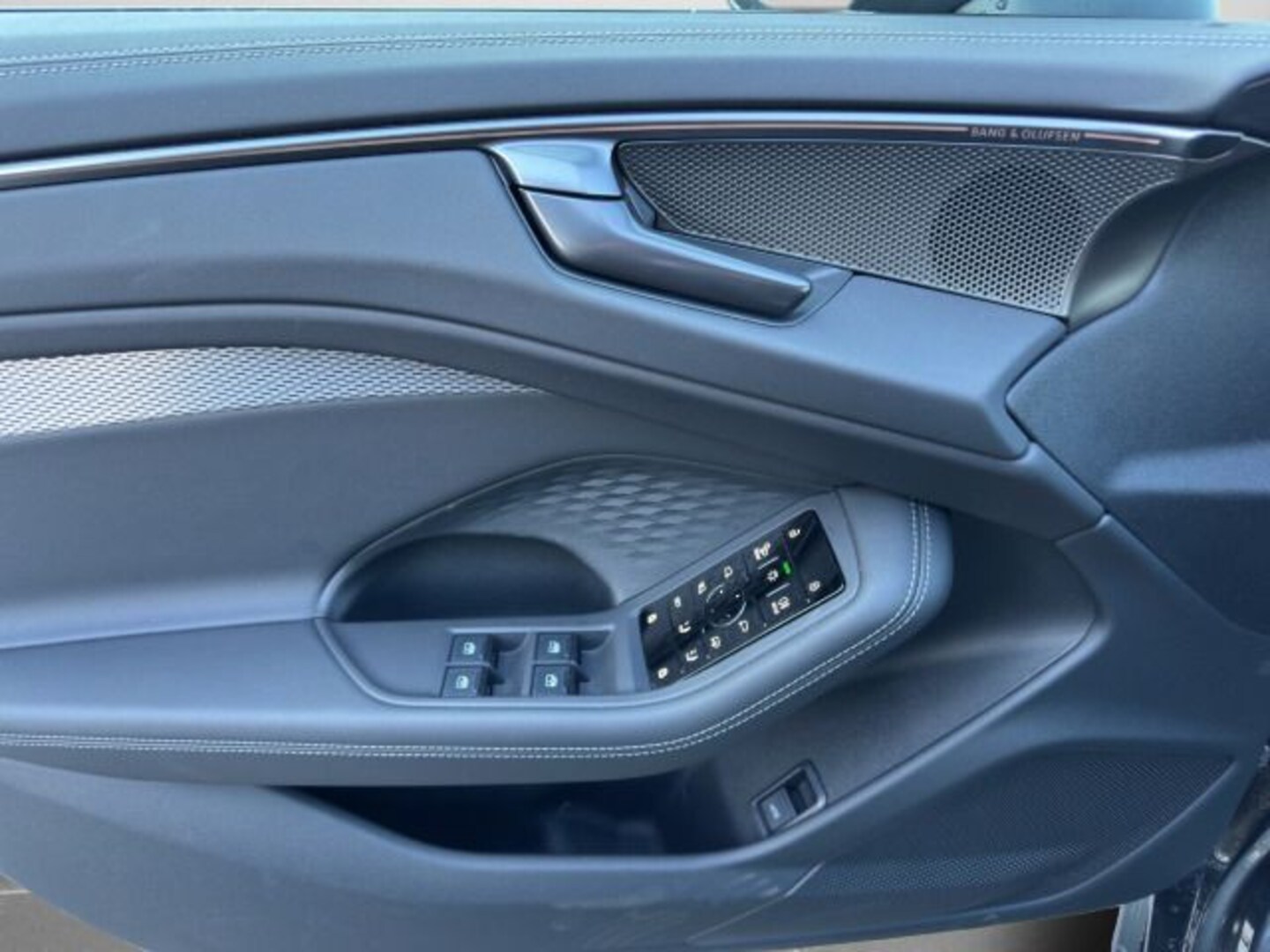 Bild über Audi A6 Avant edition one TDI quattro 150 kW S tronic - für weitere Informationen kontaktieren Sie den Audi Partner