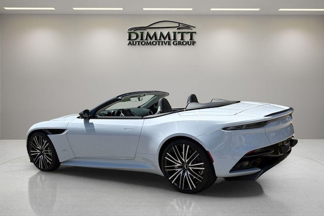 2023 Aston Martin DBS