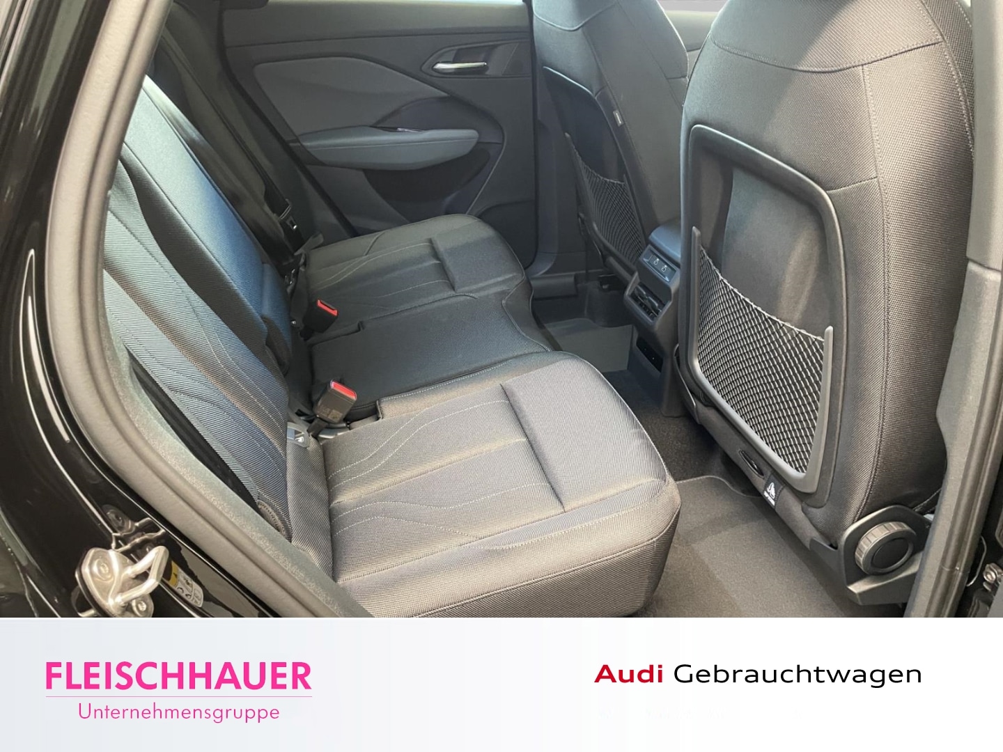 Bild über Audi Q3 SUV TFSI 110 kW S tronic - für weitere Informationen kontaktieren Sie den Audi Partner