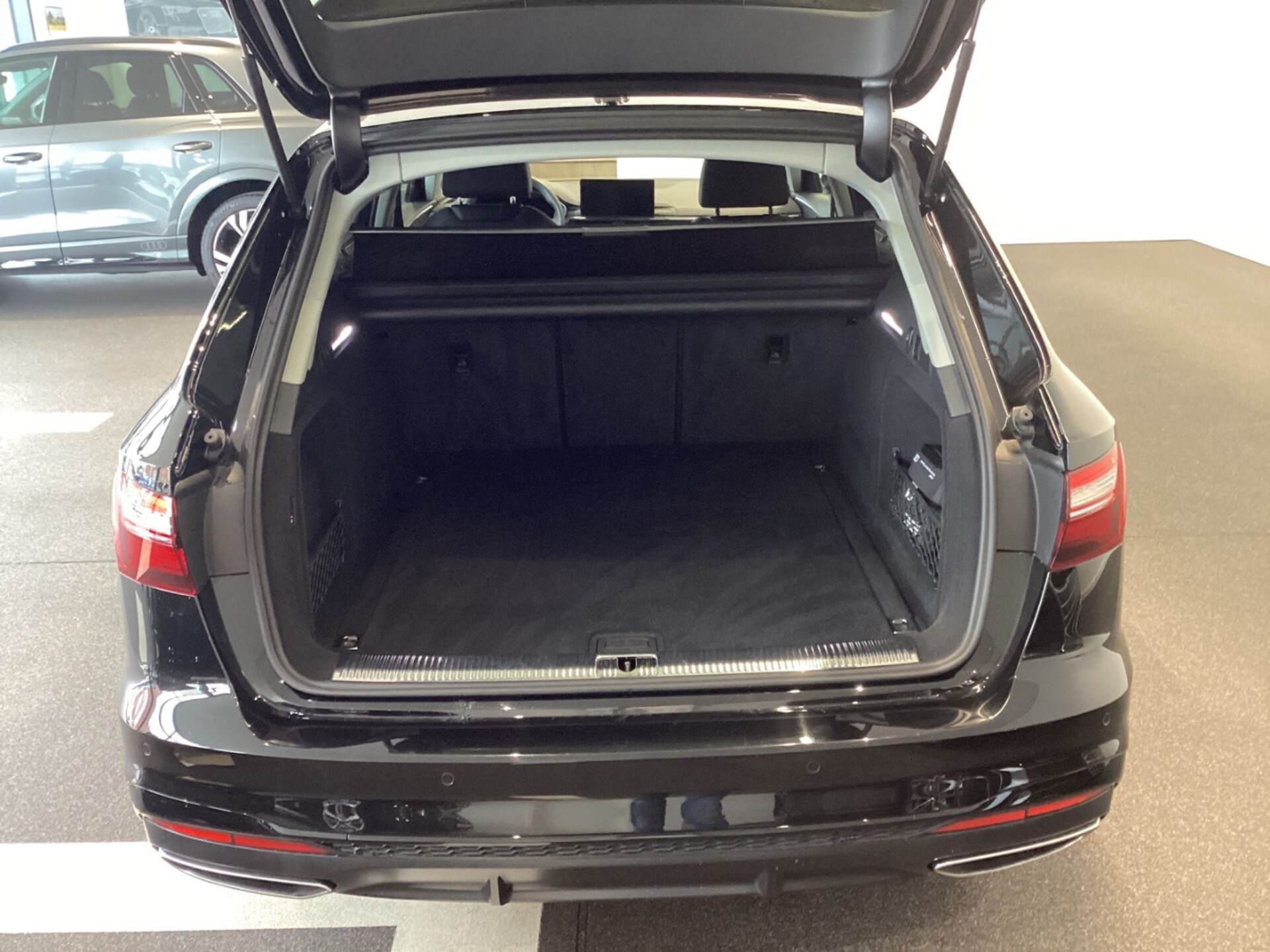 Audi A4 Avant S line