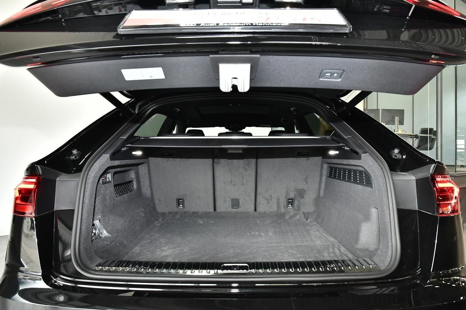Image about Audi Q8 SUV 50 TDI quattro tiptronic