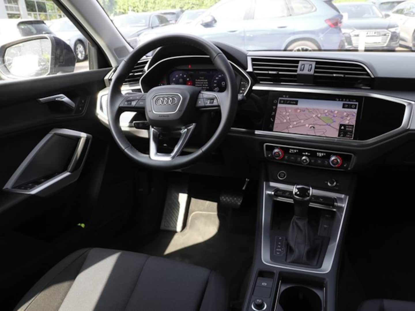 Bild über Audi Q3 Sportback 35 TFSI S tronic - für weitere Informationen kontaktieren Sie den Audi Partner