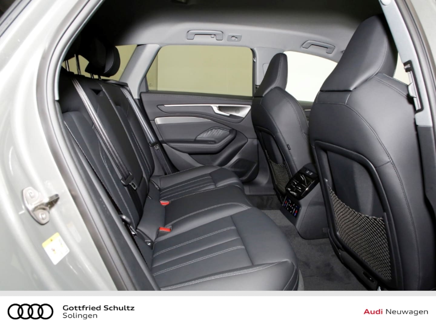 Bild über Audi A6 Avant e-hybrid e-hybrid quattro 220 kW S tronic - für weitere Informationen kontaktieren Sie den Audi Partner