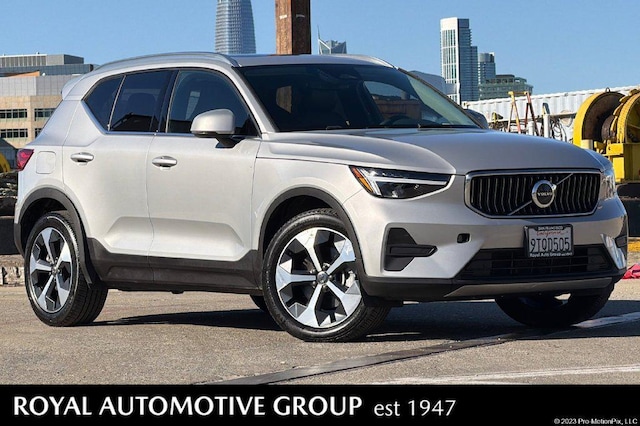 2025 Volvo XC40