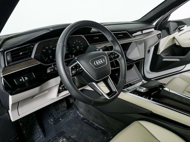2024 Audi Q8 e-tron