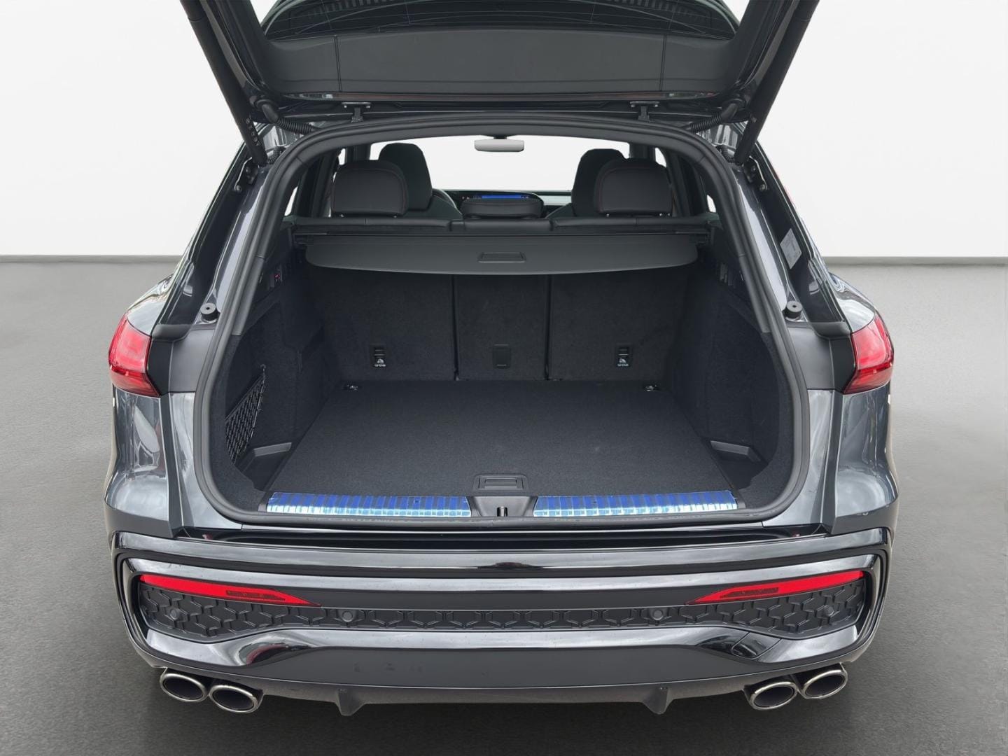 Bild über Audi SQ5 SUV edition one mit Akzenten mythosschwarz TFSI 270 kW S tronic - für weitere Informationen kontaktieren Sie den Audi Partner