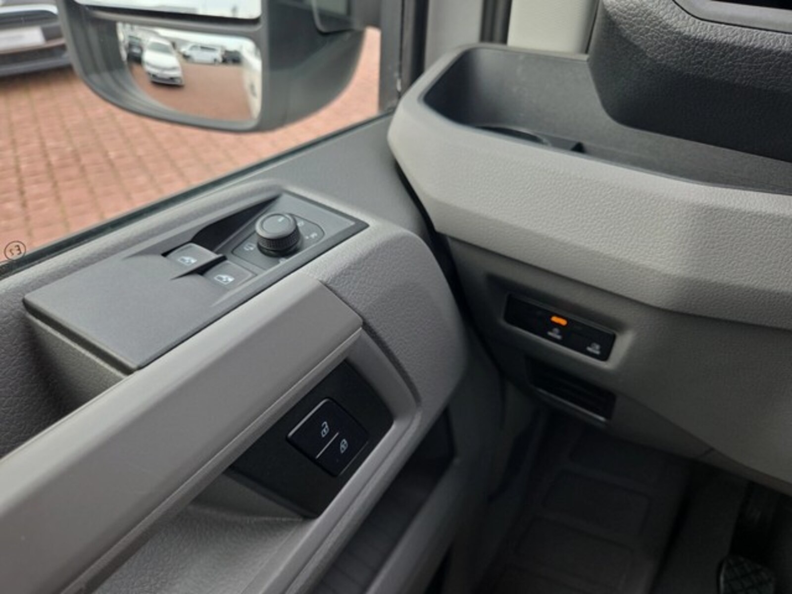 Volkswagen Crafter Kasten mittlerer Radstand – Bild 16