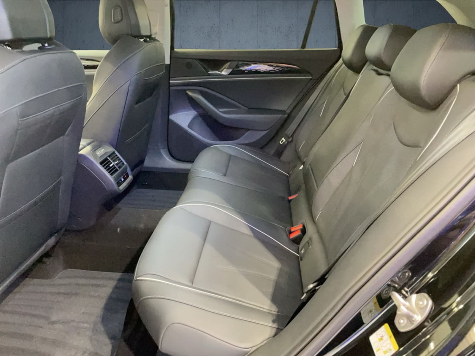 Volkswagen Passat – Bild 13