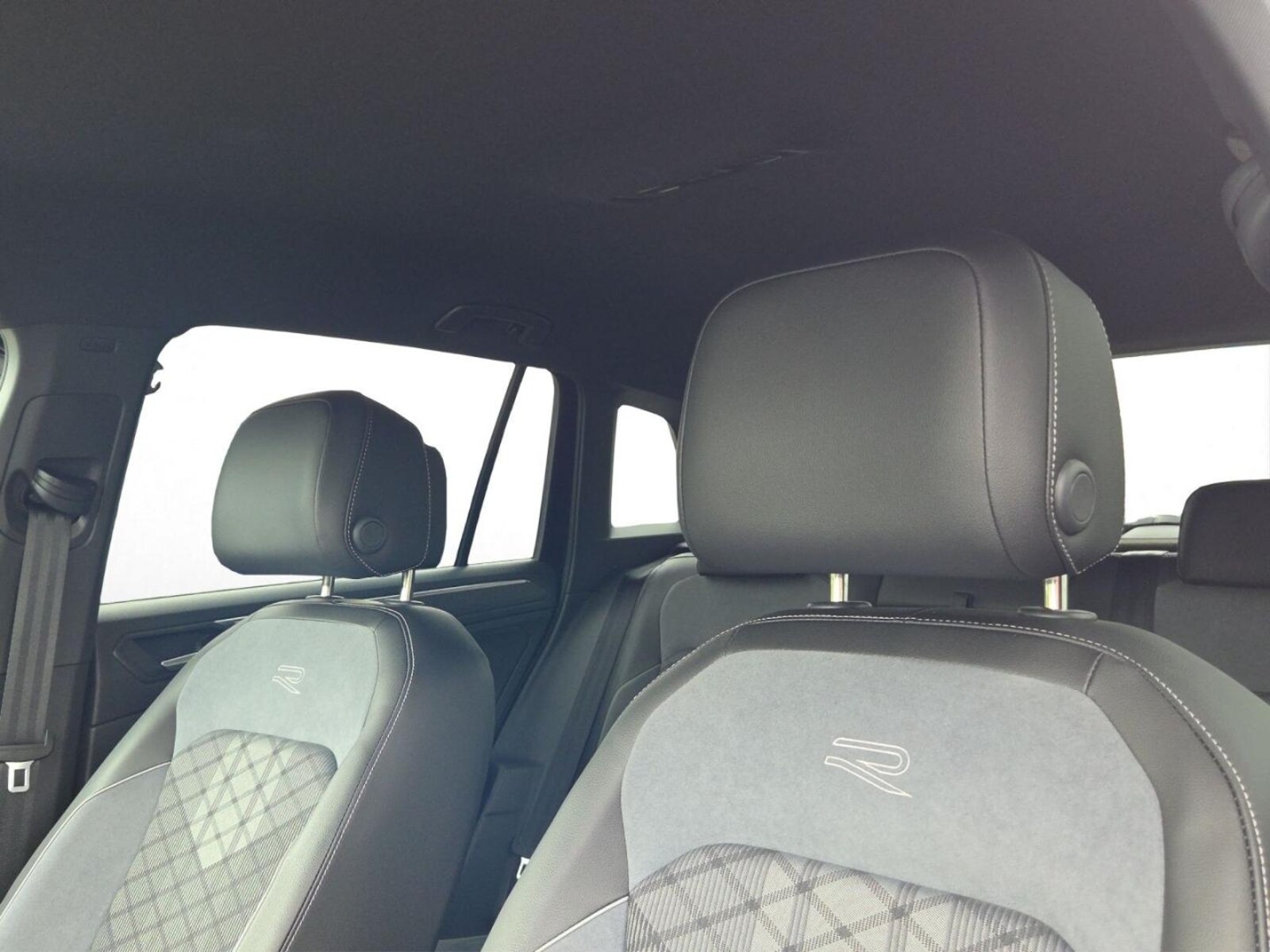 Volkswagen Tiguan – Bild 12