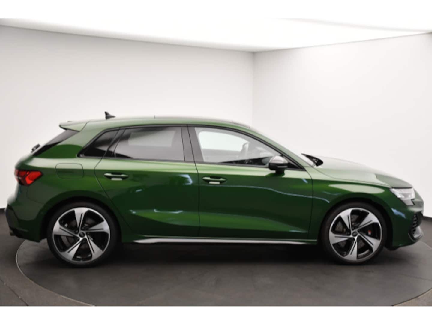Bild über Audi S3 Sportback TFSI quattro S tronic - für weitere Informationen kontaktieren Sie den Audi Partner