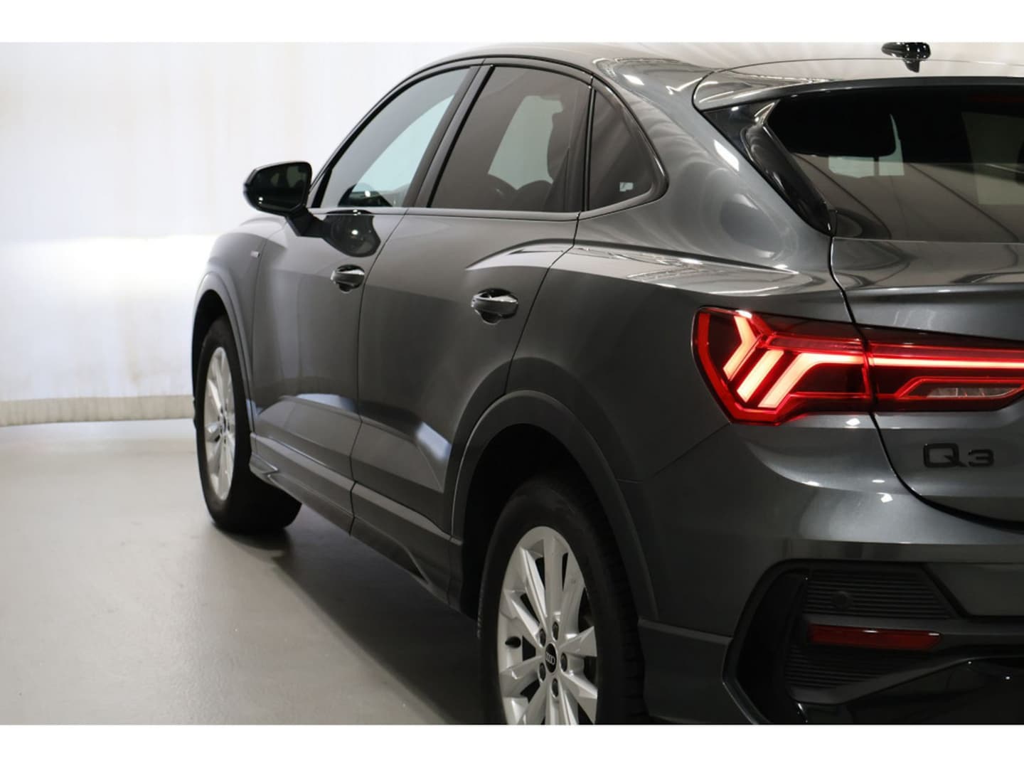 Bild über Audi Q3 Sportback S line 35 TDI S tronic - für weitere Informationen kontaktieren Sie den Audi Partner