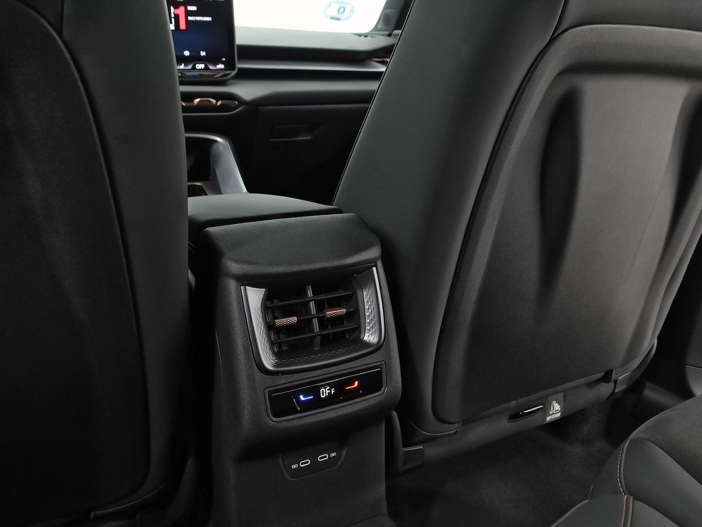 CUPRA Terramar 1.5 TSI e-Hybrid DSG 150 kW (204 CV) — photo 37