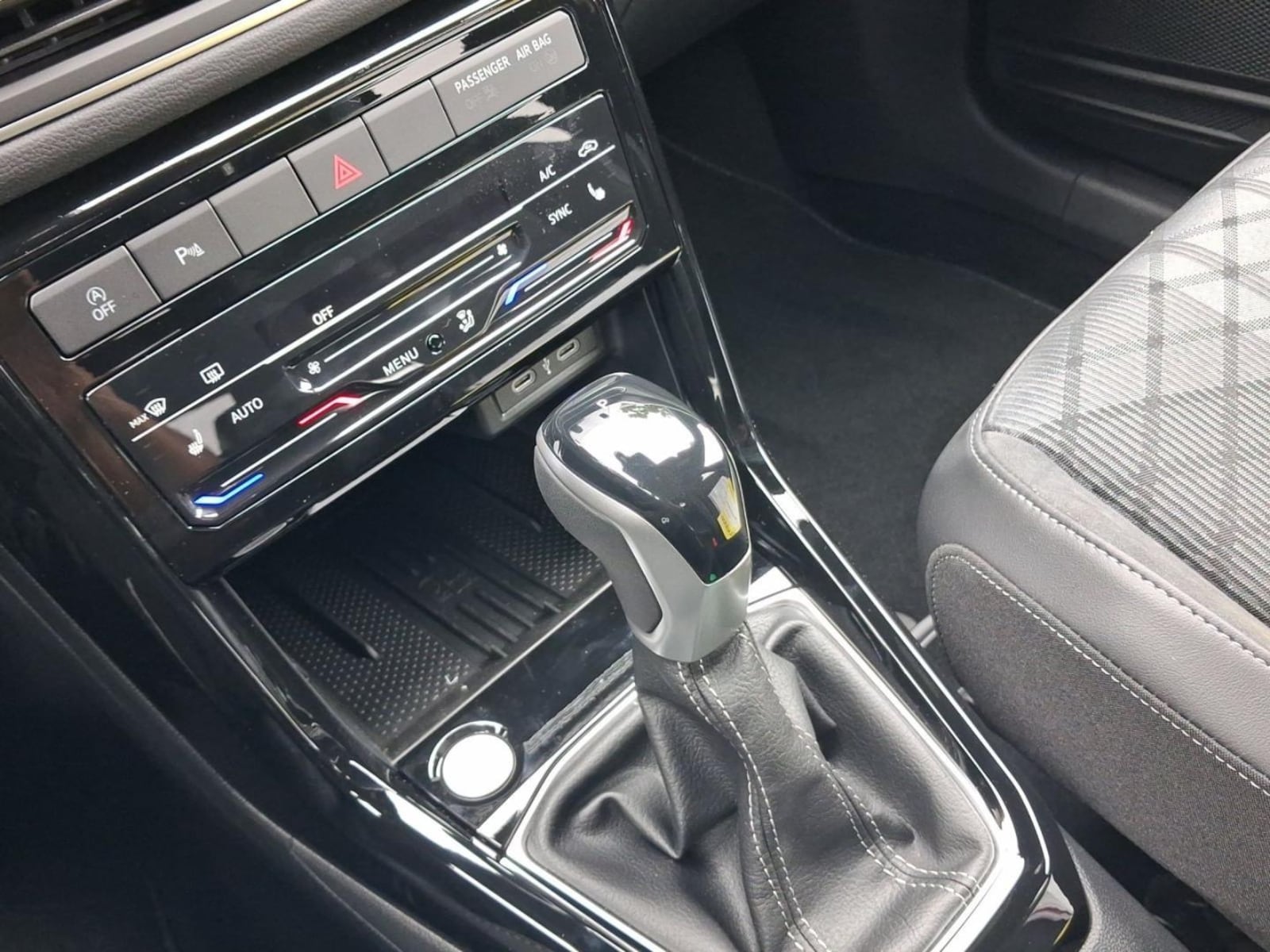 Volkswagen T-Cross – Bild 11