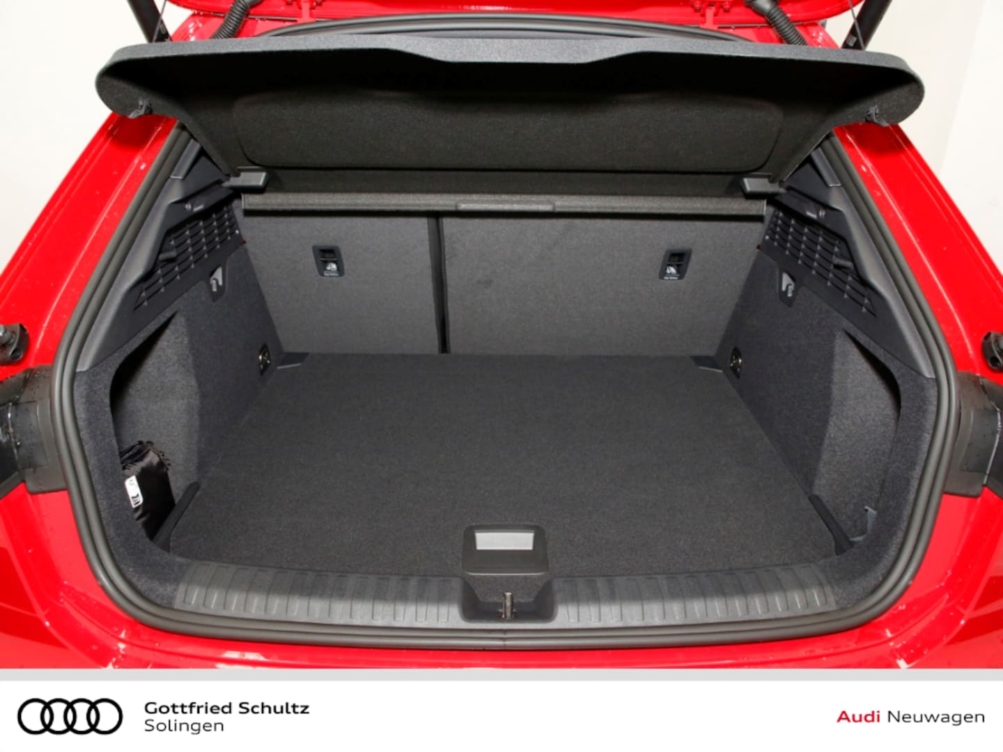 Bild über Audi A3 Sportback S line 30 TFSI S tronic - für weitere Informationen kontaktieren Sie den Audi Partner