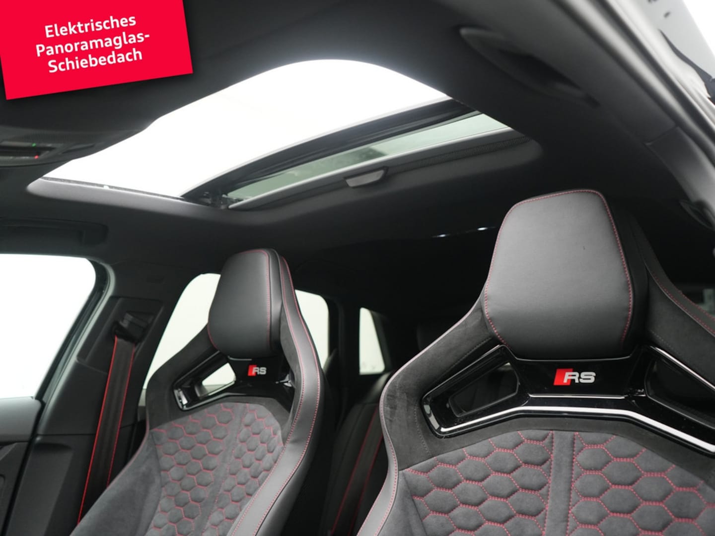 Bild über Audi RS 3 Sportback TFSI quattro 294 kW S tronic - für weitere Informationen kontaktieren Sie den Audi Partner