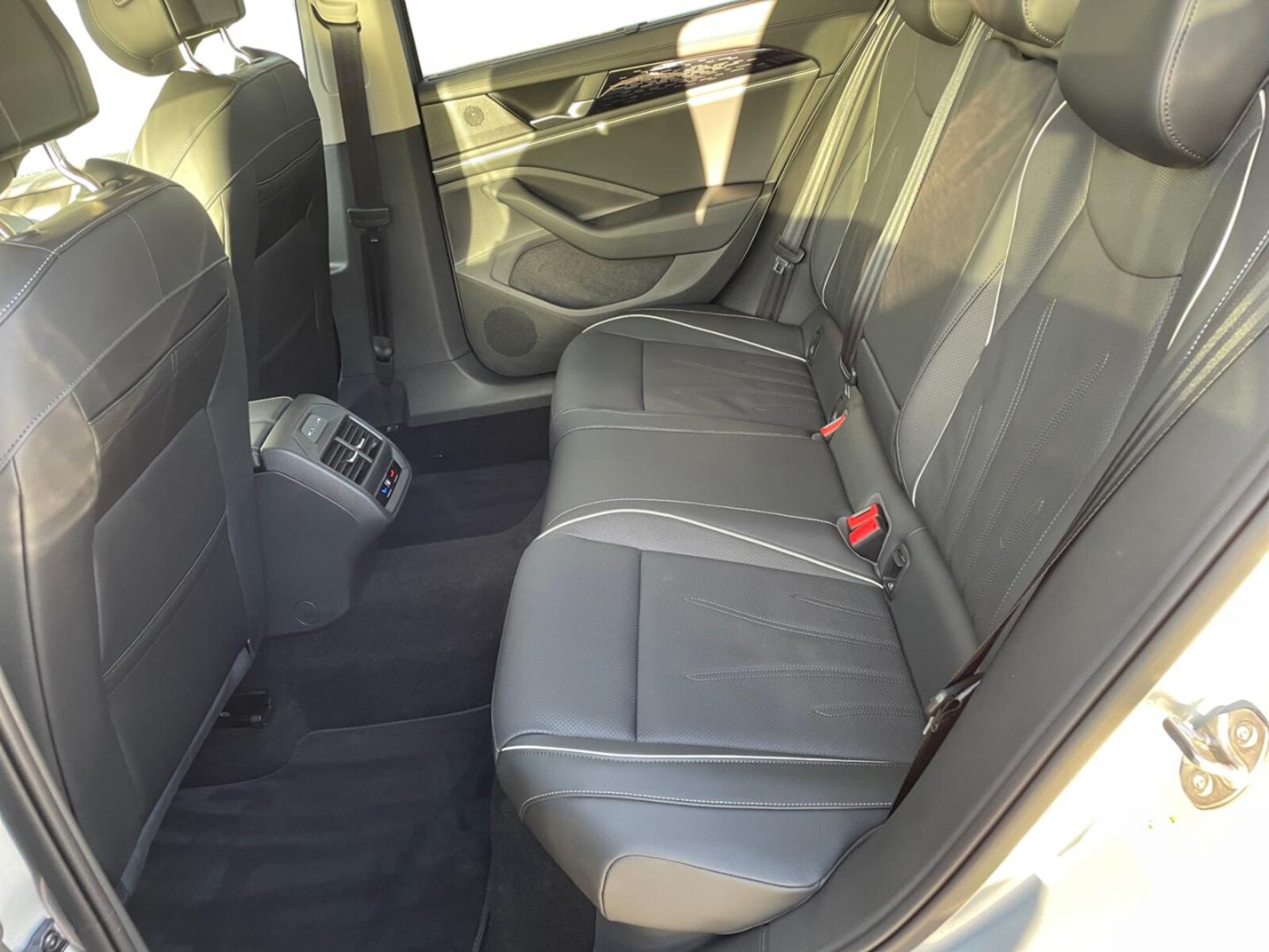 Volkswagen Passat – Bild 12