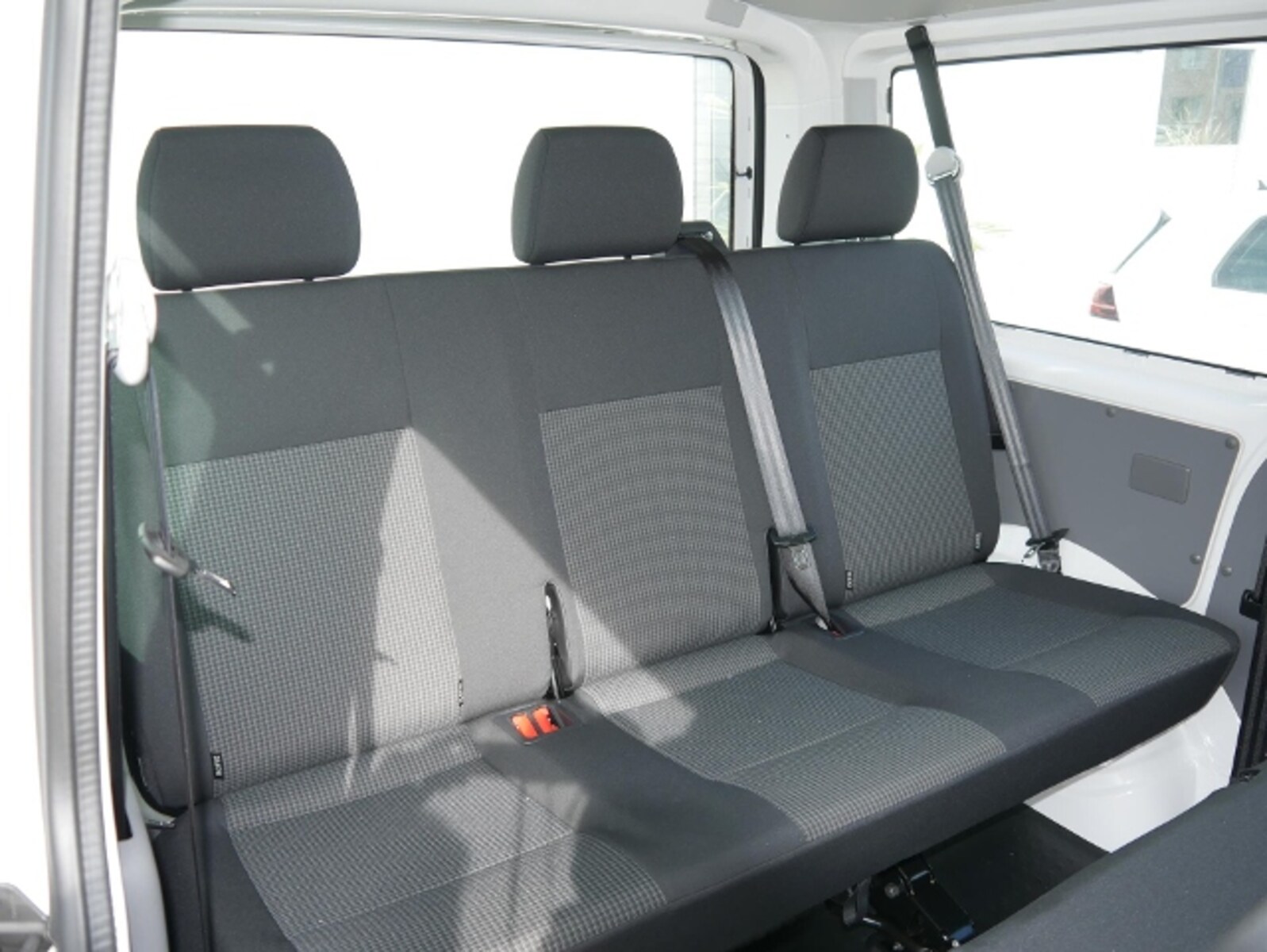 Volkswagen T6.1 Transporter Kombi kurzer Radstand – Bild 6