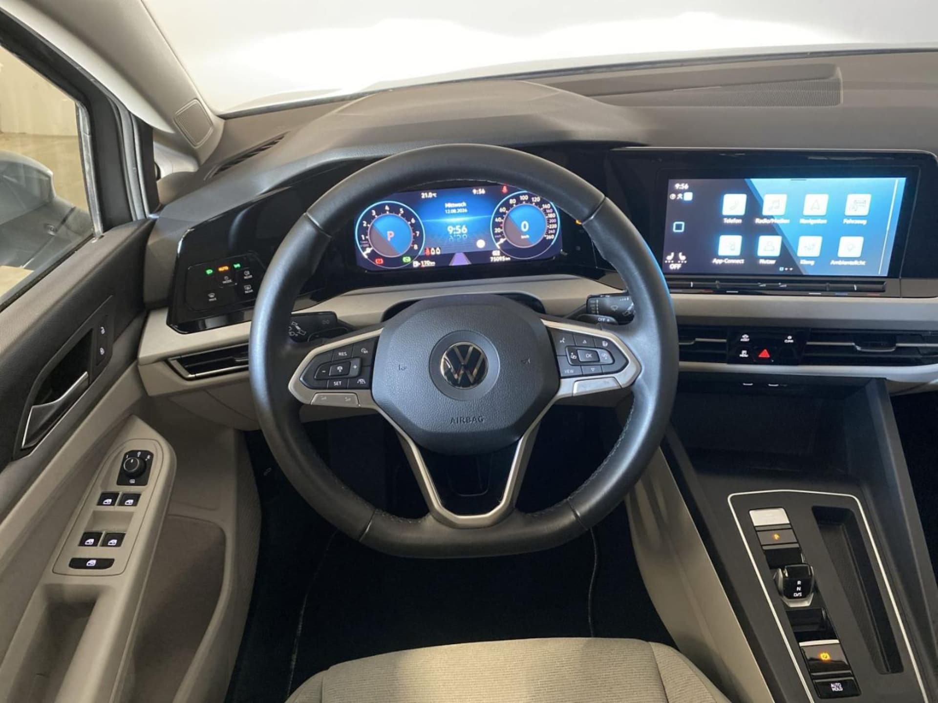 Volkswagen Golf Variant Life