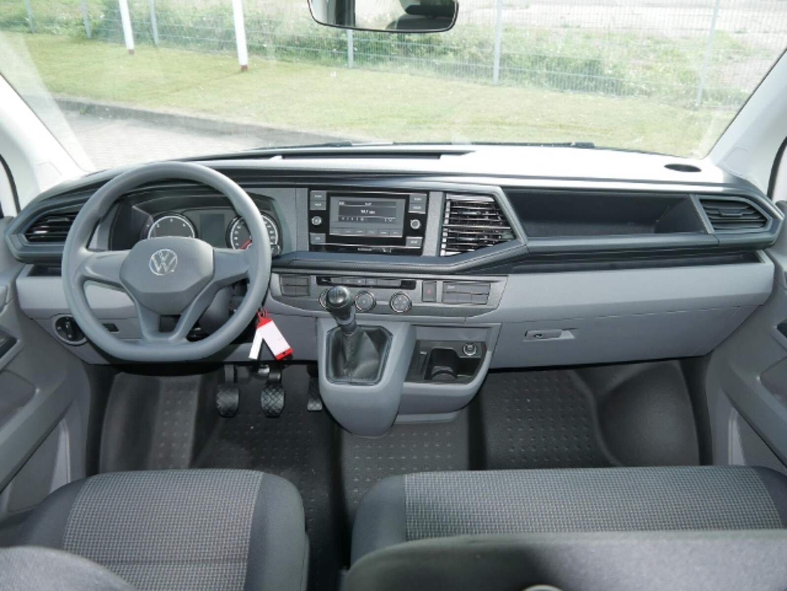 Volkswagen T6.1 Transporter Kombi kurzer Radstand – Bild 7