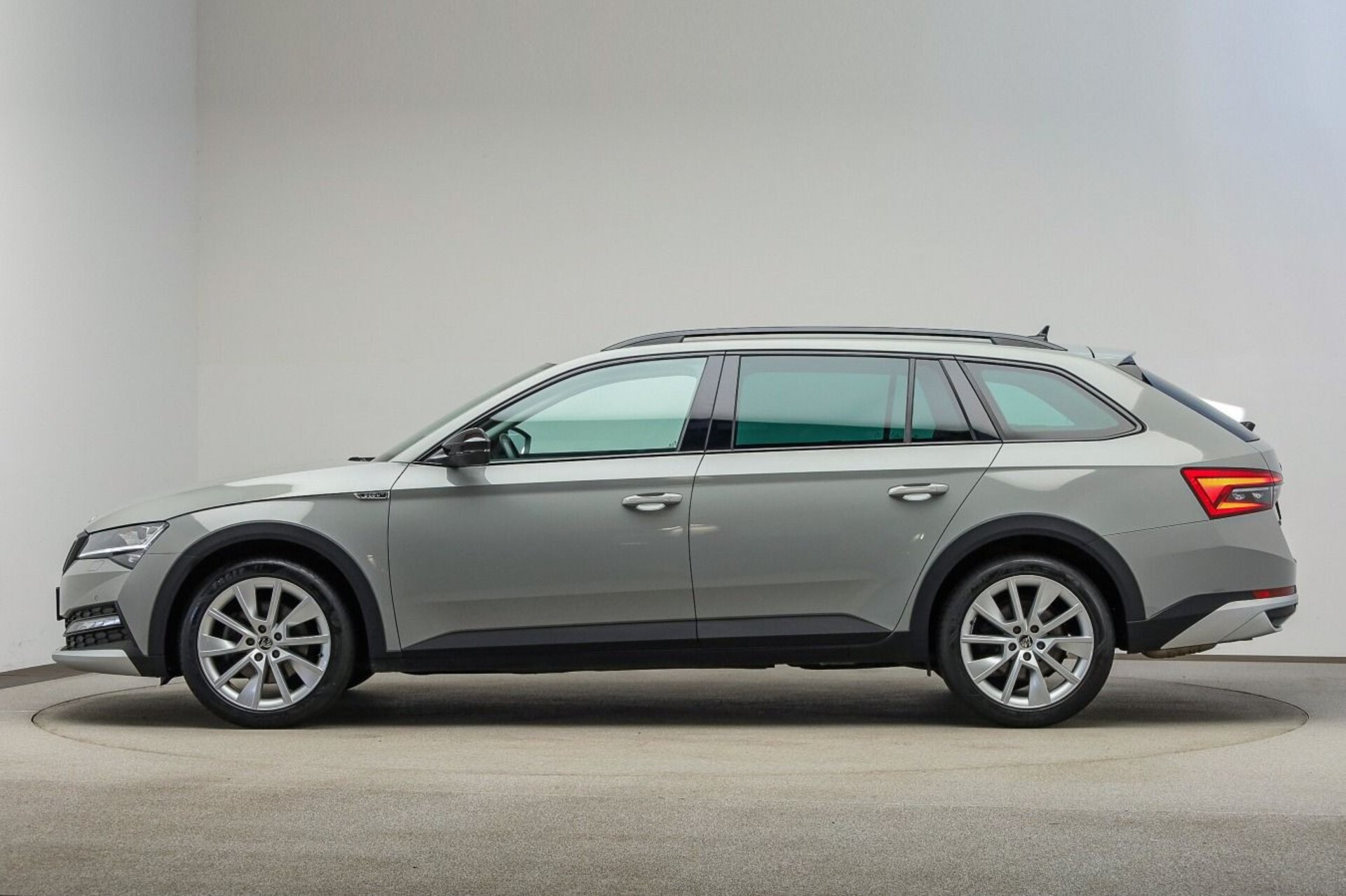 Skoda Superb Combi Scout