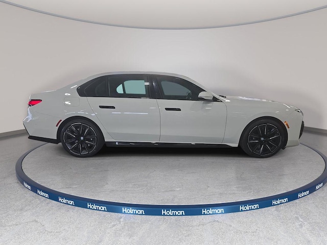 2023 BMW 740