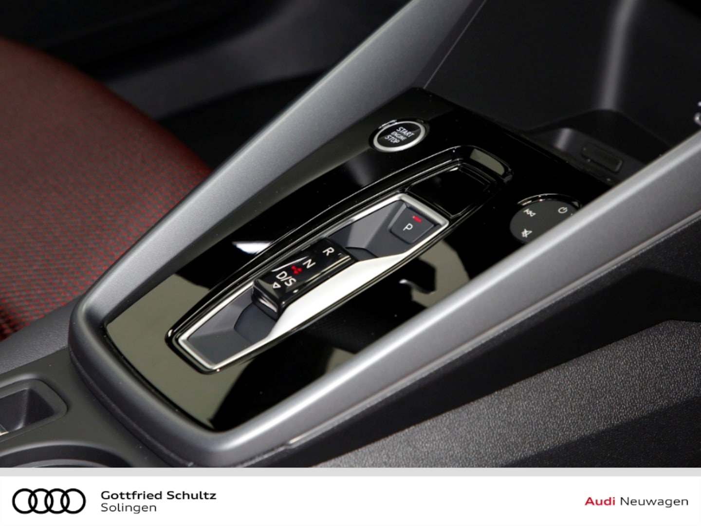 Bild über Audi A3 Sportback S line 30 TFSI S tronic - für weitere Informationen kontaktieren Sie den Audi Partner