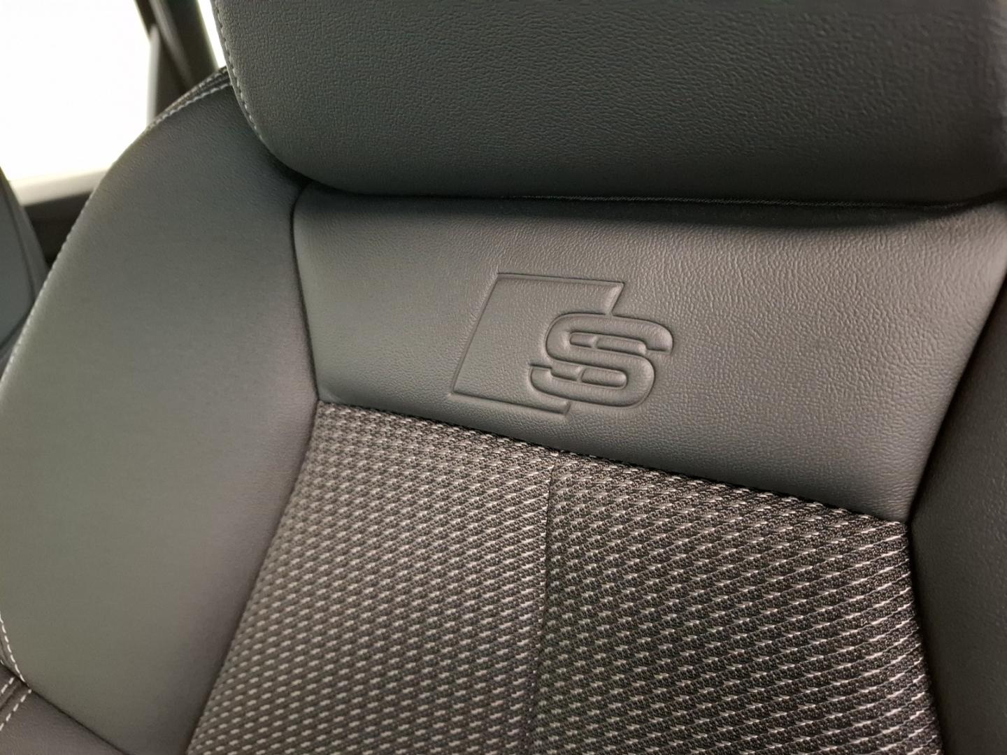 Image about Audi Q4 e-tron 40 e-tron