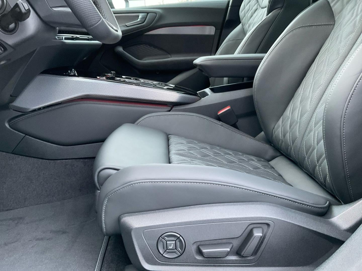 Bild über Audi A5 Limousine TFSI quattro 150 kW S tronic - für weitere Informationen kontaktieren Sie den Audi Partner