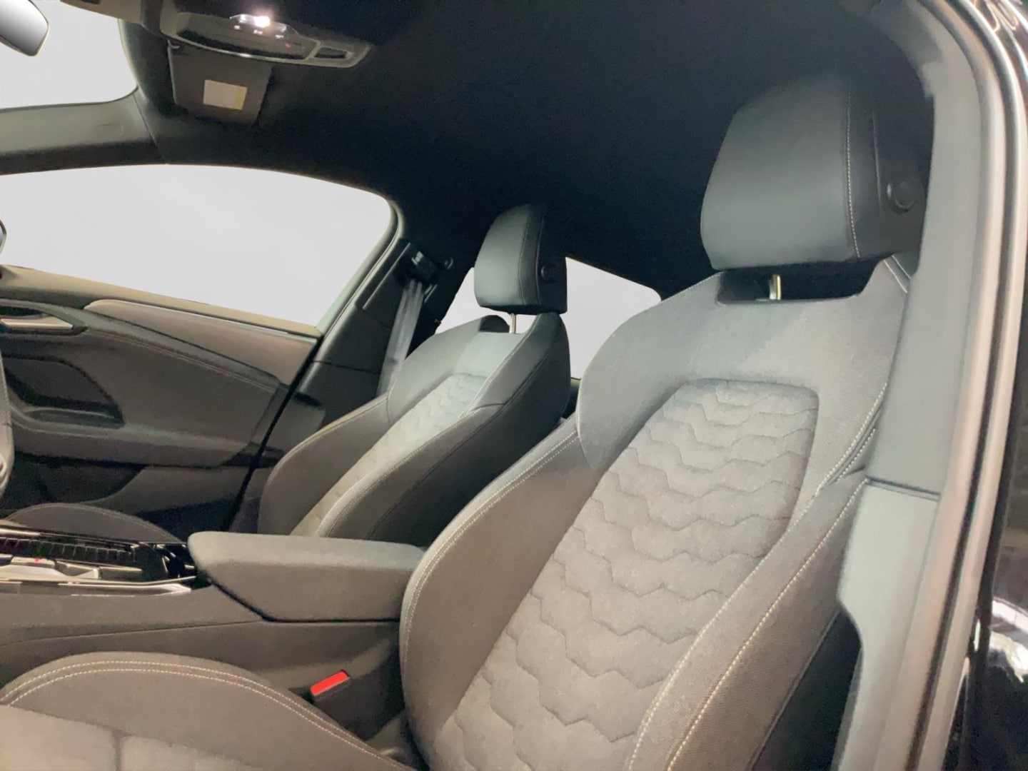 Bild über Audi A6 Avant e-tron e-tron quattro - für weitere Informationen kontaktieren Sie den Audi Partner