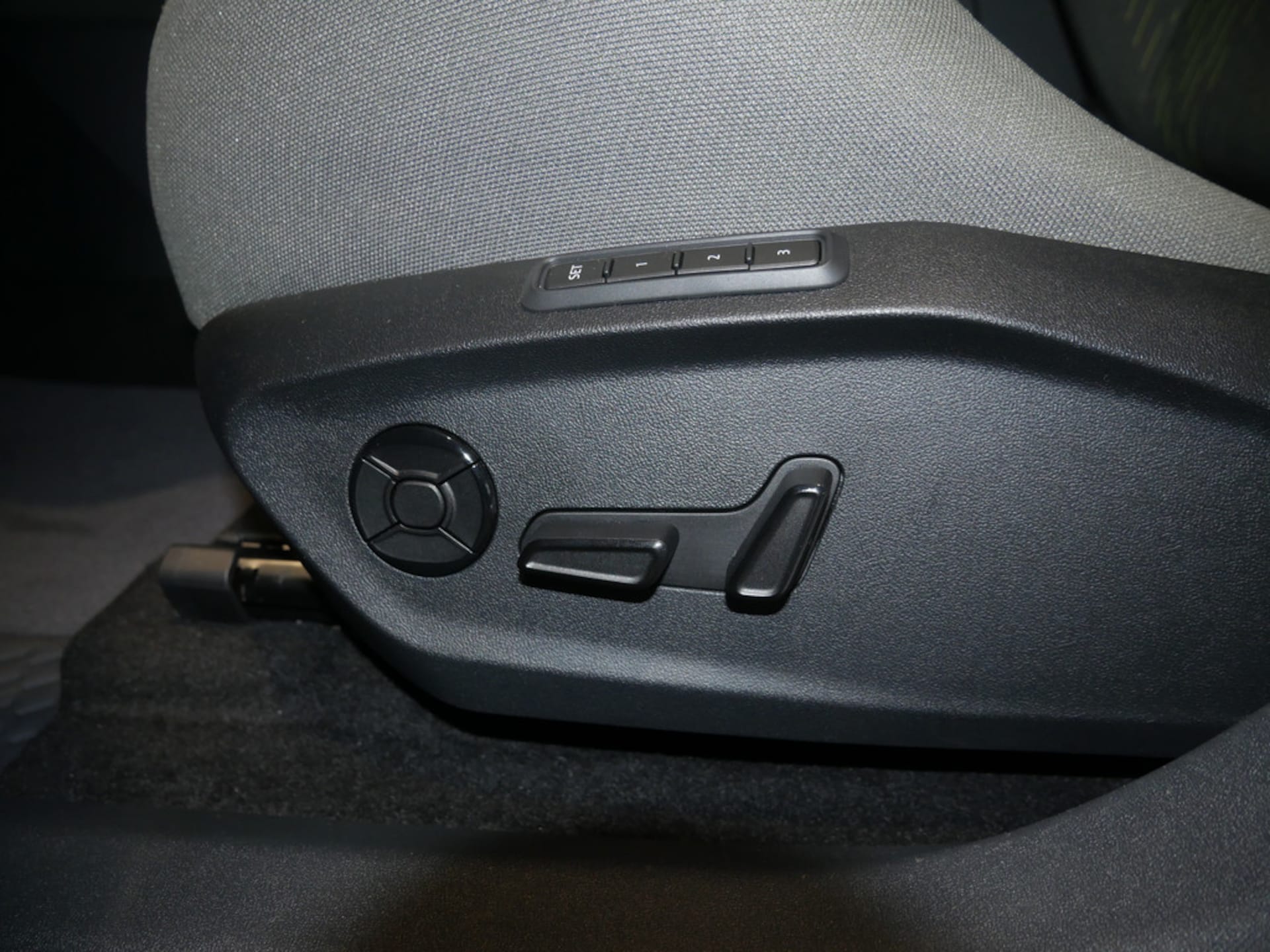 CUPRA Raval VZ