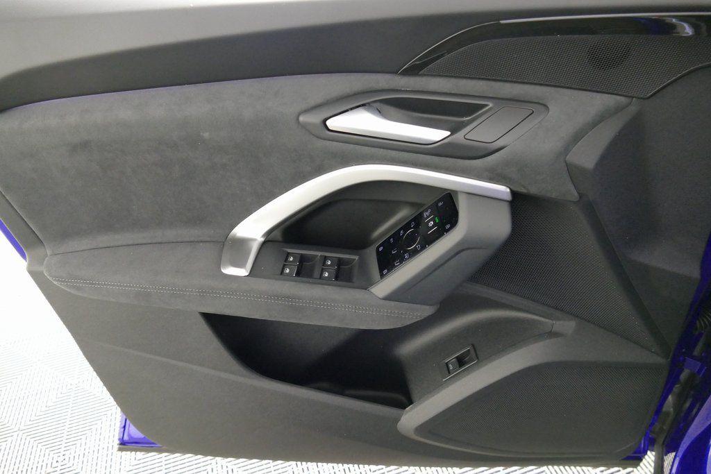 2025 Audi SQ5 Premium - Photo 11