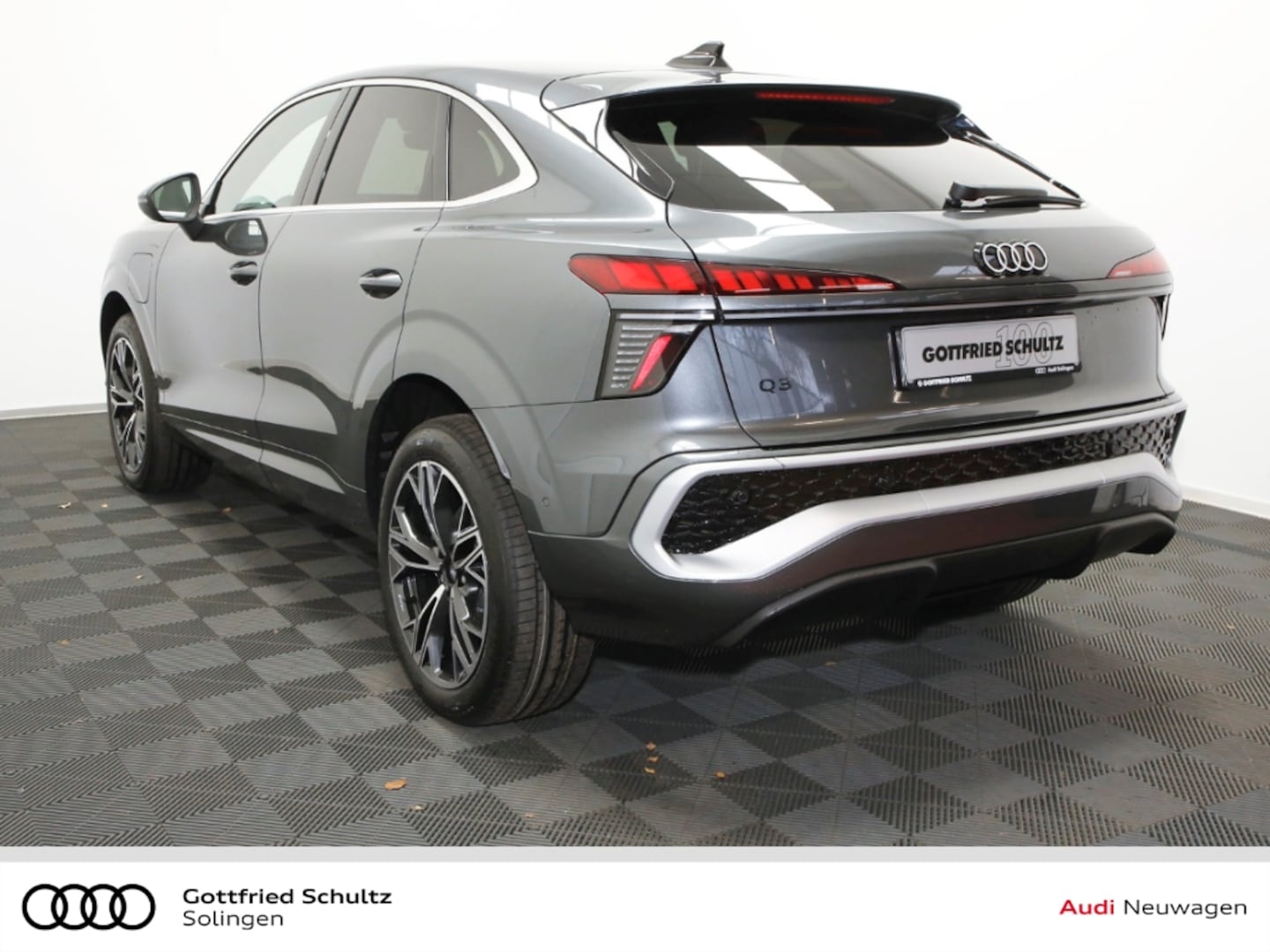 Bild über Audi Q3 Sportback e-hybrid e-hybrid 200 kW S tronic - für weitere Informationen kontaktieren Sie den Audi Partner