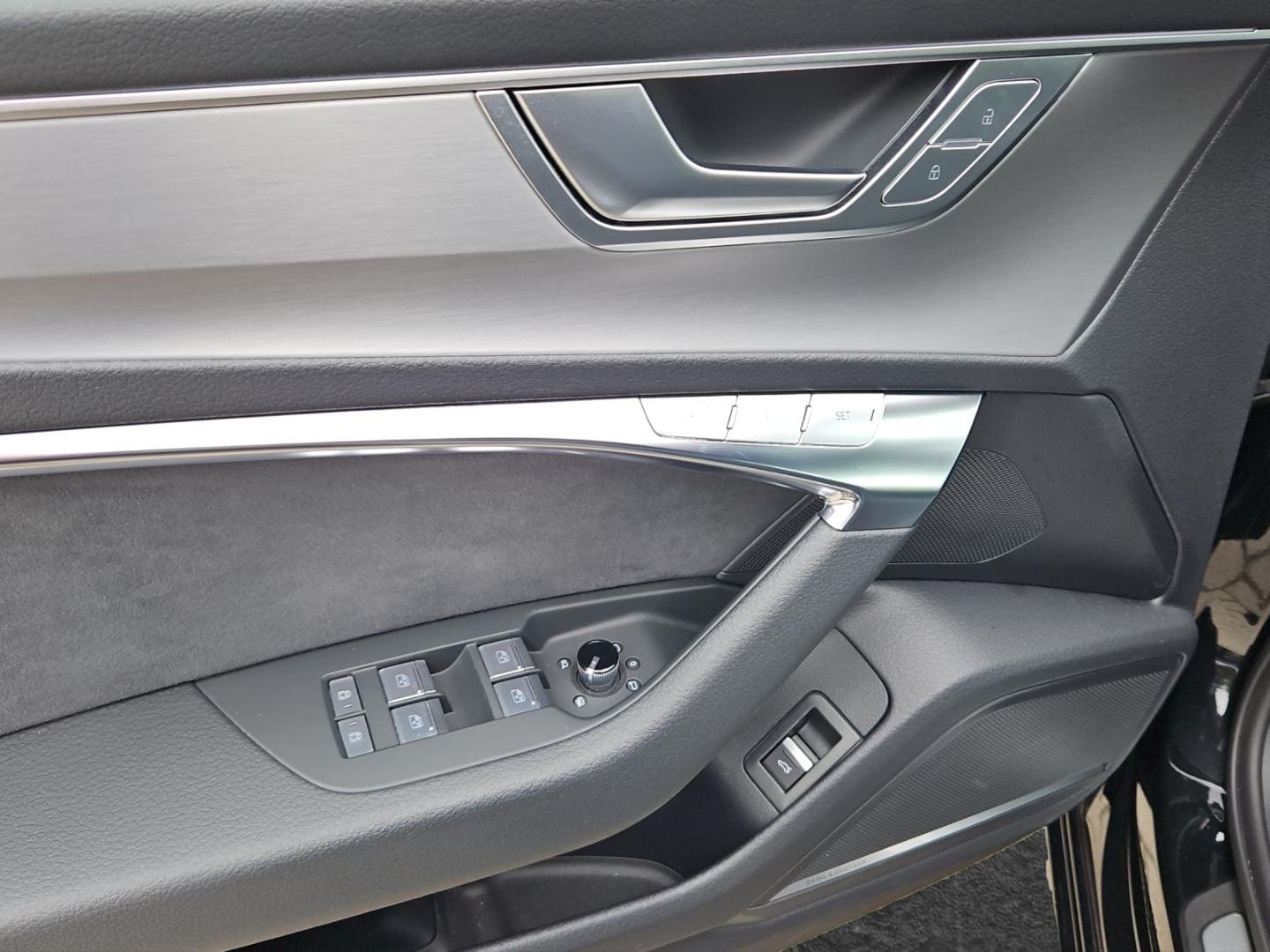 Bild über Audi S6 Avant TDI quattro tiptronic - für weitere Informationen kontaktieren Sie den Audi Partner