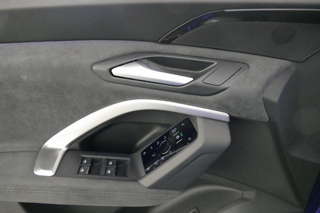 2025 Audi SQ5 Premium - Photo 12