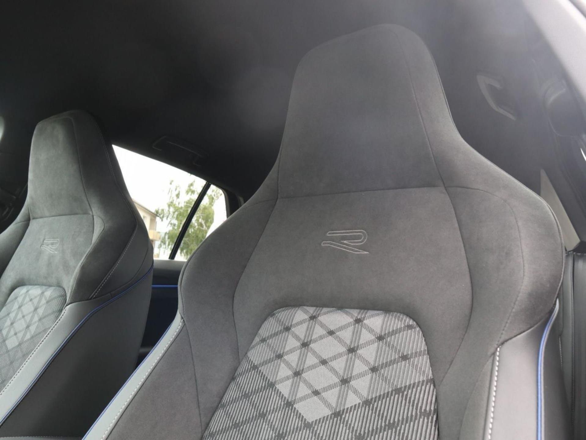 Volkswagen Golf R-Line
