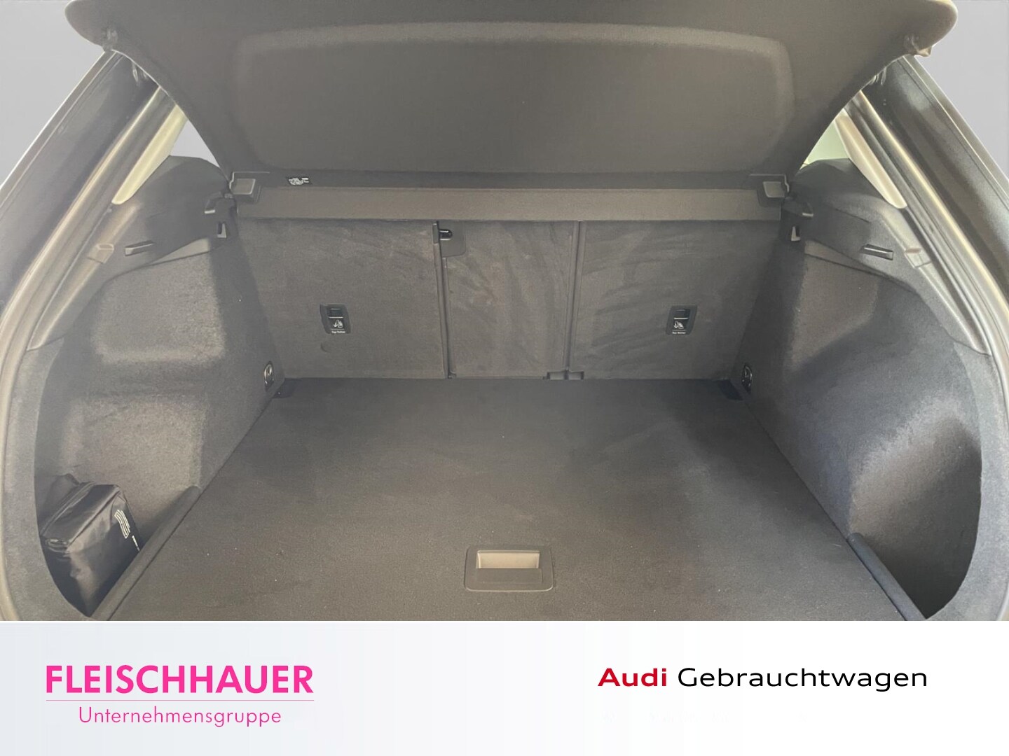 Image about Audi RS Q3 TFSI quattro S tronic